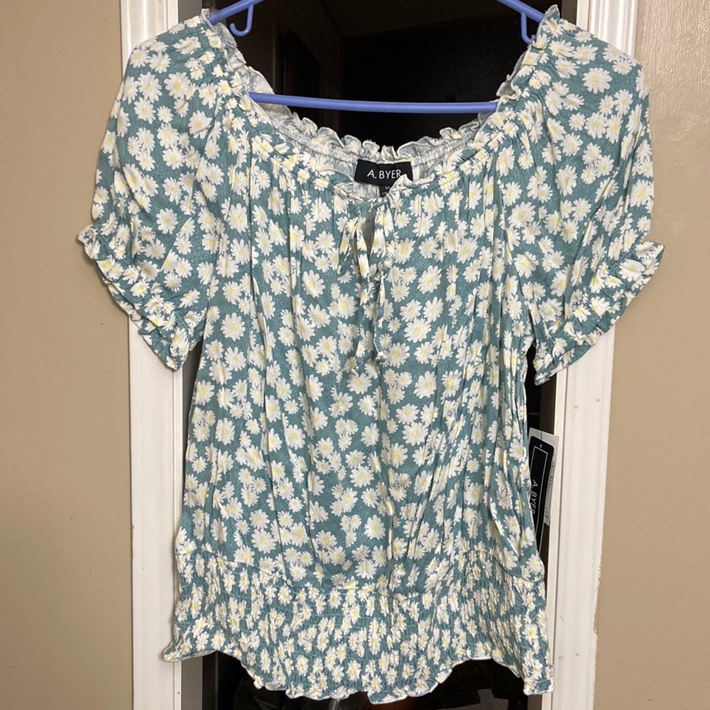 Woman’s dress shirt medium NWT